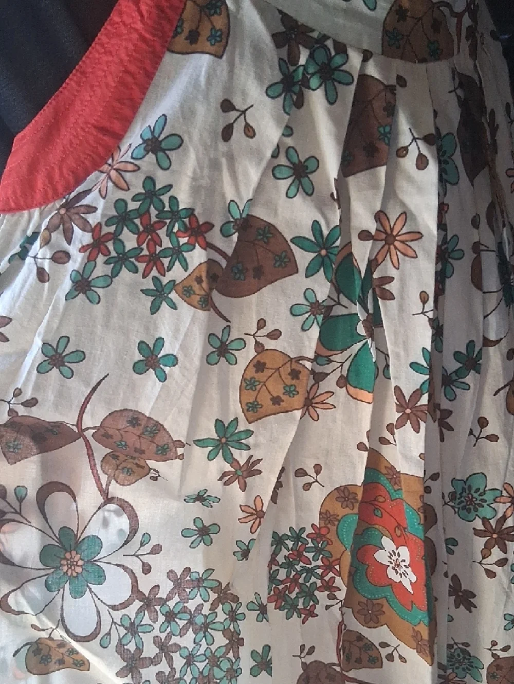 Double Zero Cream Floral Midi Dress with Red Accents - Picture 11 of 12